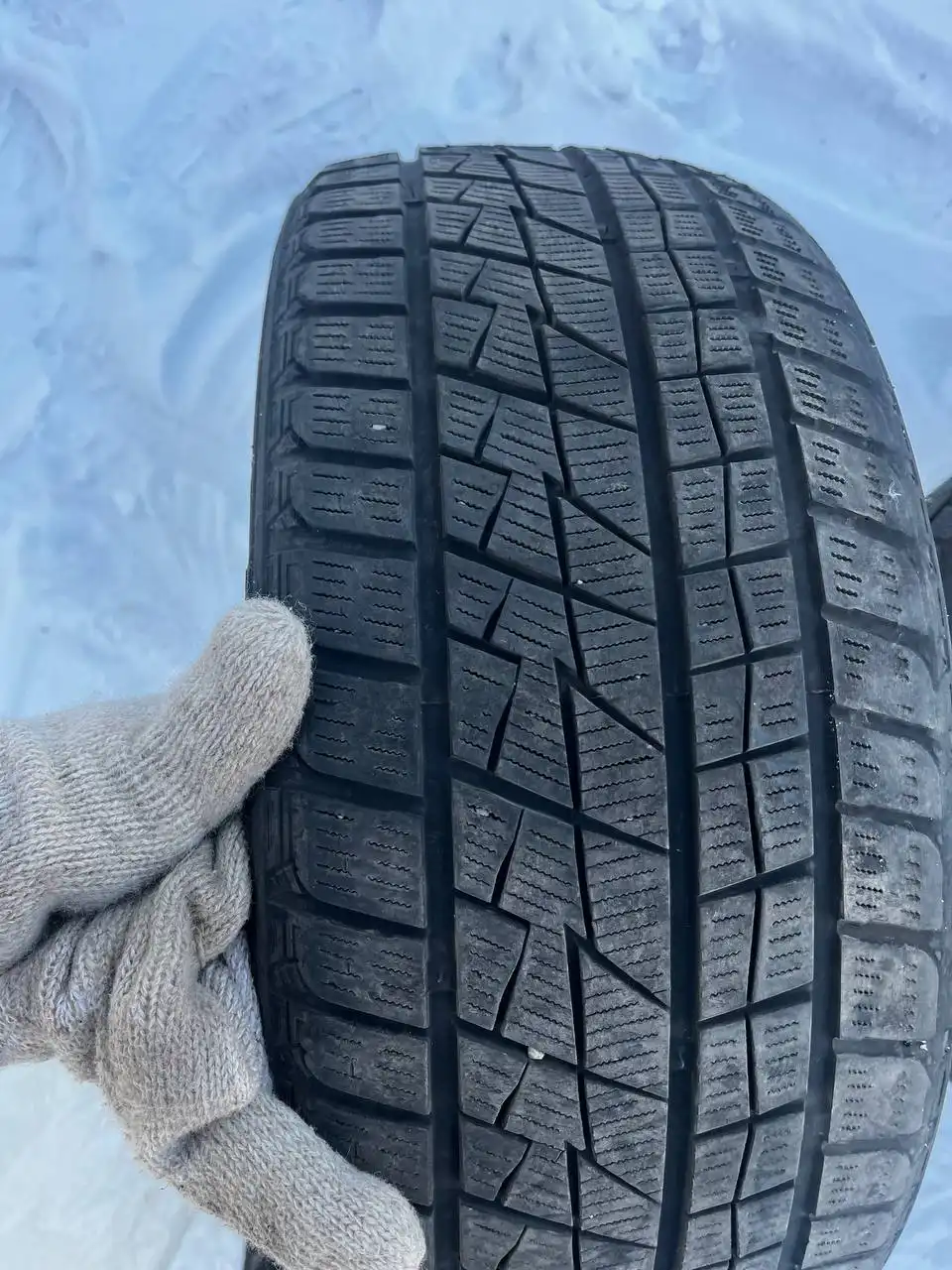 Продажа зимней резины R18 225х40 - Шины и диски (Авто) в Иркутск