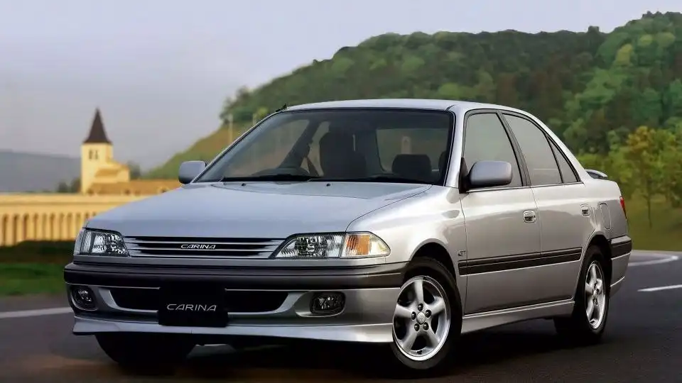 Куплю губу Toyota Carina 211 - Кузовные детали (Запчасти) в Иркутск