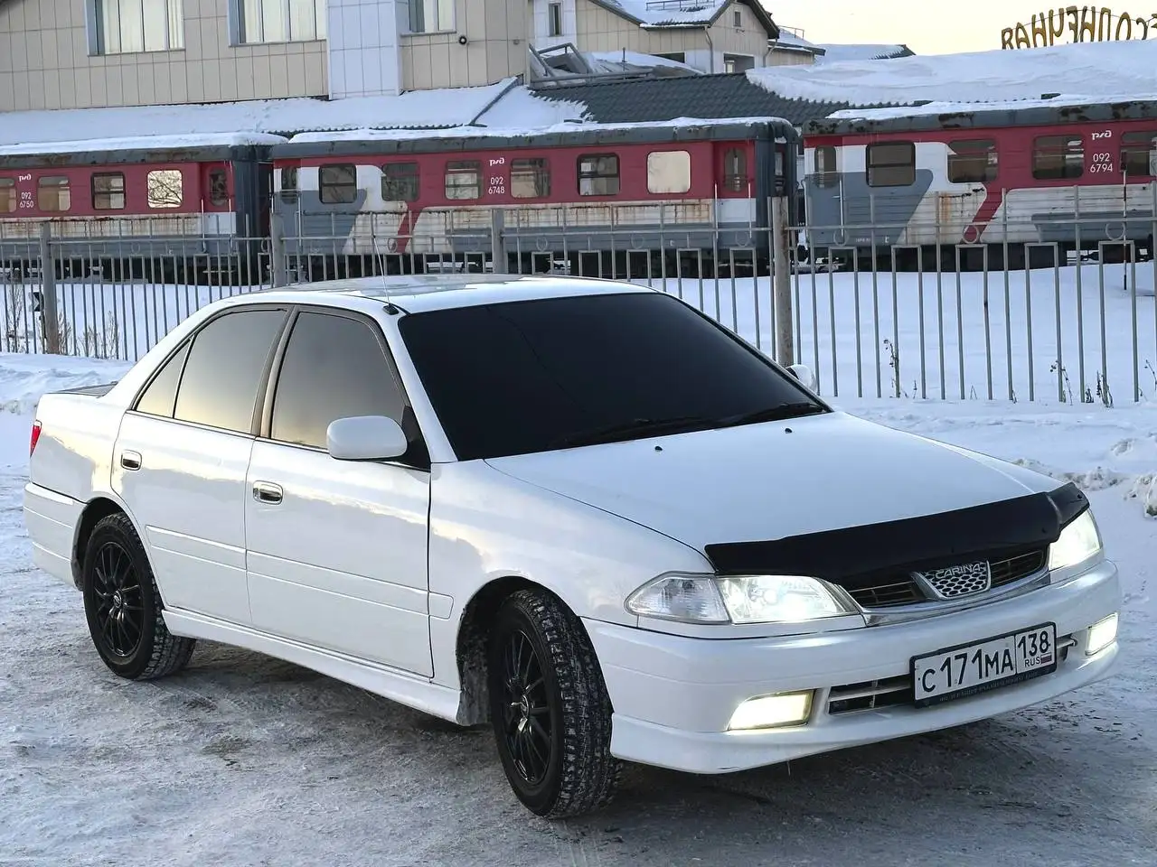 Продажа автомобиля Карина 2001 года - Авто в Иркутск