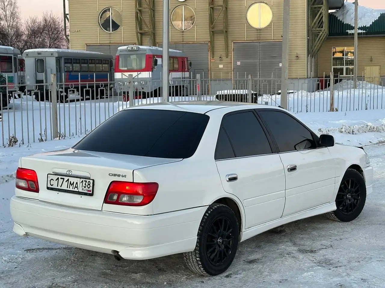 Продажа автомобиля Карина 2001 года - Авто в Иркутск