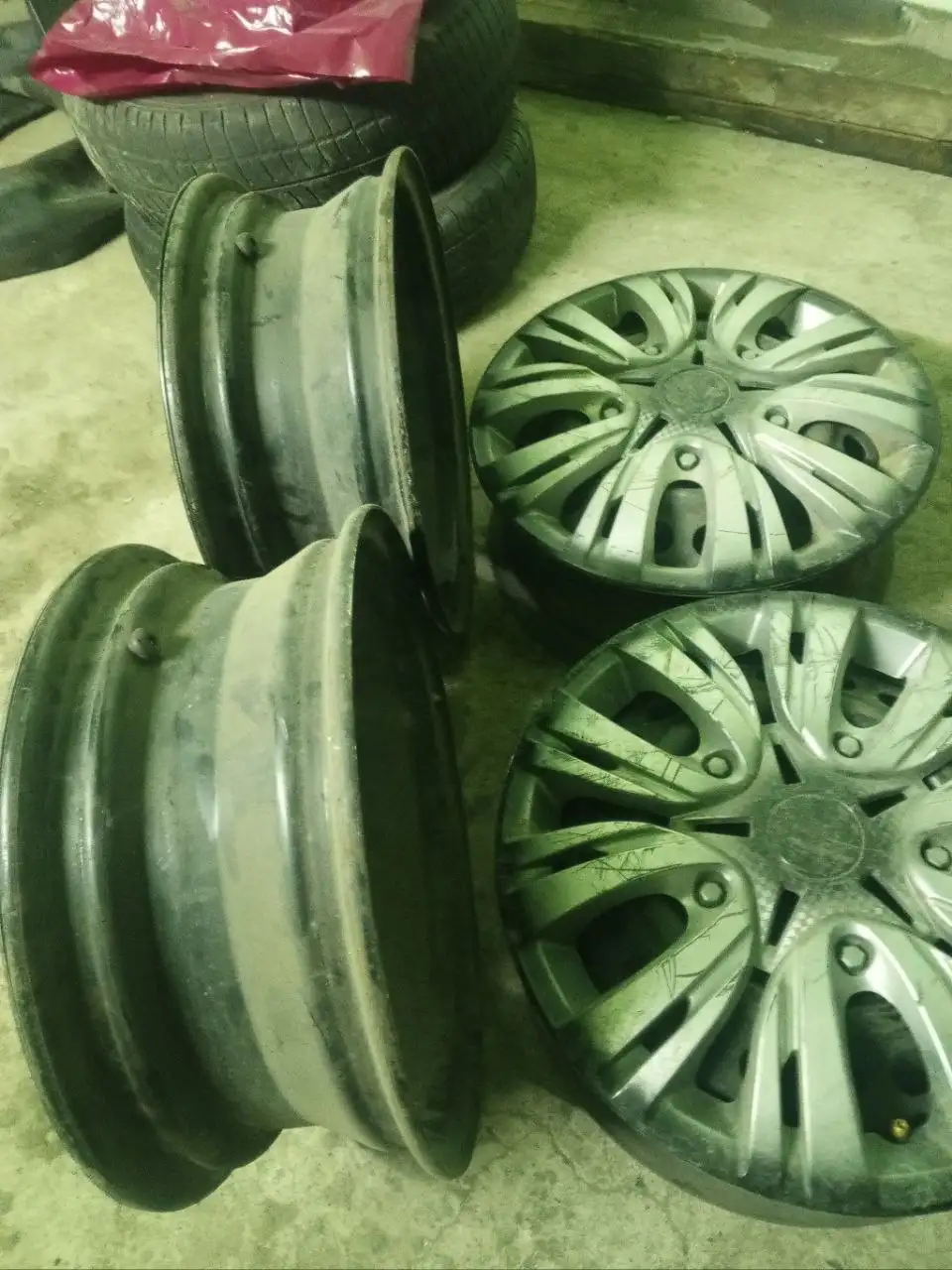 Продажа штампов Toyota и саба с усилителем - Автозапчасти (Запчасти) в Иркутск