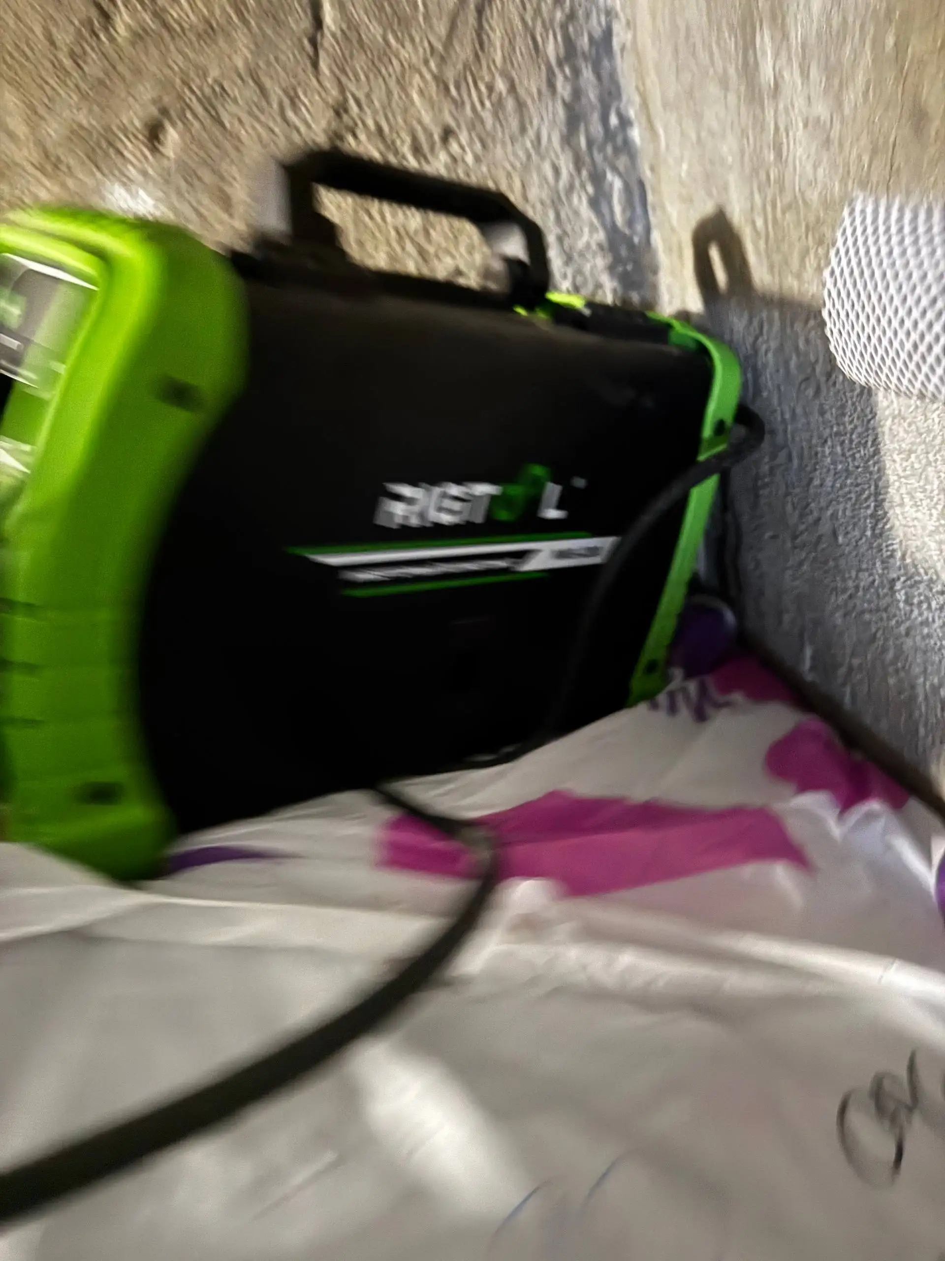 Сварочный полуавтомат с маской и бабиной - Сварочное оборудование (Готовый бизнес и оборудование) в Иркутск