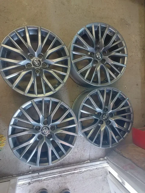 Продажа дисков и резины Subaru STI, Toyota и другие - Шини та диски в Иркутск