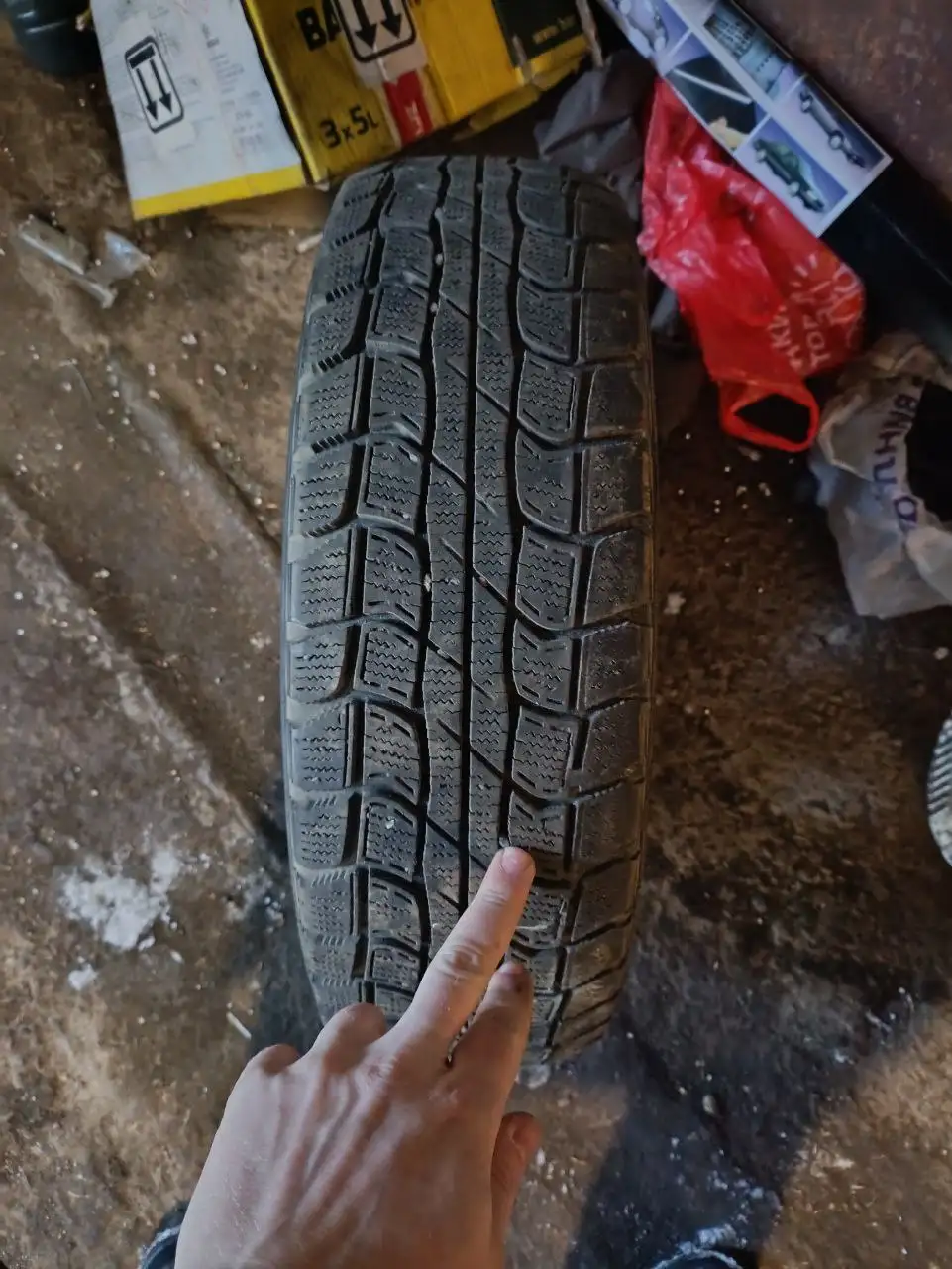 Продажа автозапчастей: запаски, шторки, аккумулятор - Автомобильные запчасти (Запчасти) в Иркутск