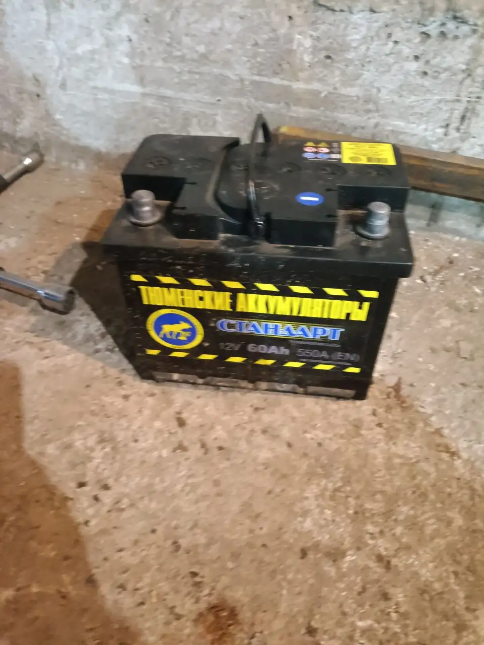 Продажа автозапчастей: запаски, шторки, аккумулятор - Автомобильные запчасти (Запчасти) в Иркутск