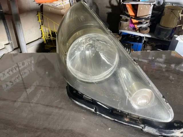Продажа автозапчастей: фары, фонари, детали для разных марок - Запчасти в Иркутск