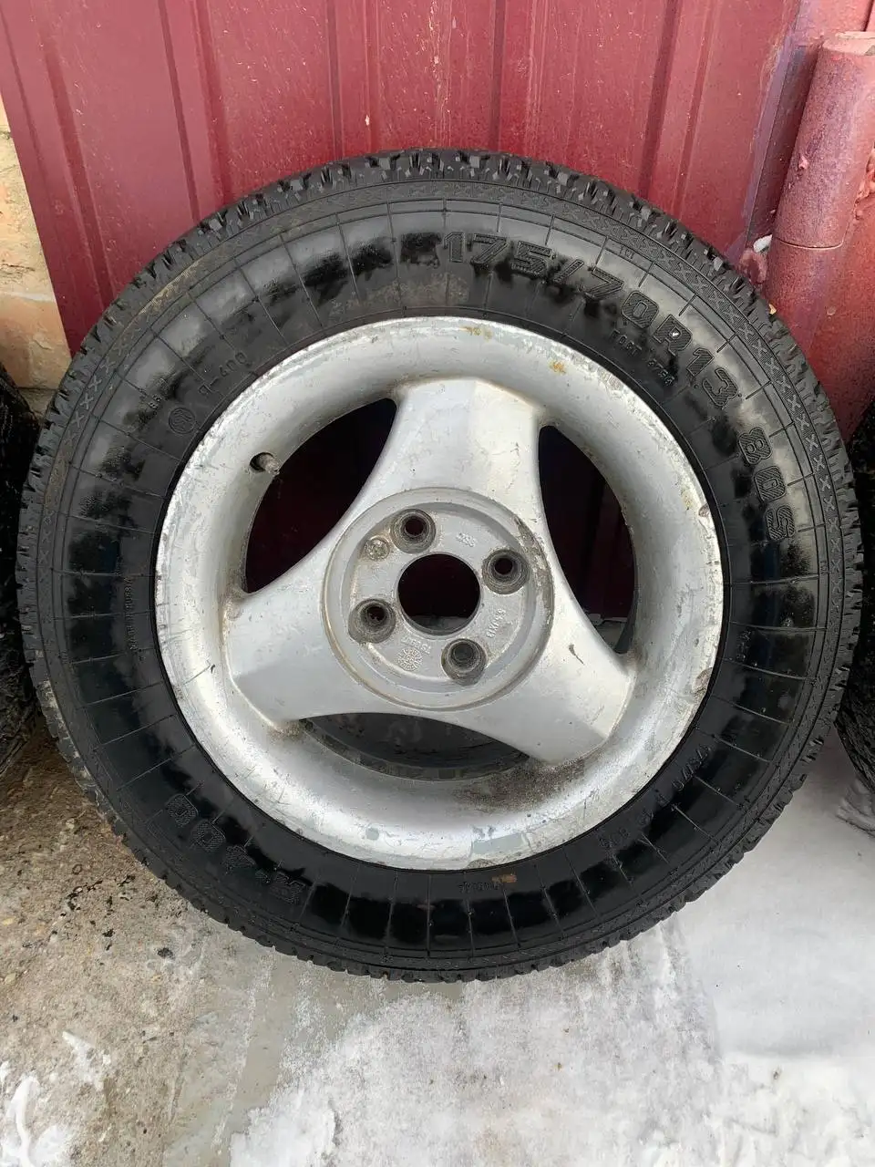 Диски на ВАЗ ELBA EB3150 (1996) с резиной - Диски и шины (Запчасти) в Иркутск