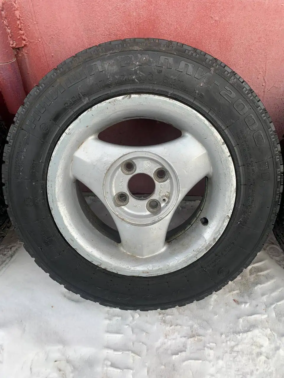 Диски на ВАЗ ELBA EB3150 (1996) с резиной - Диски и шины (Запчасти) в Иркутск