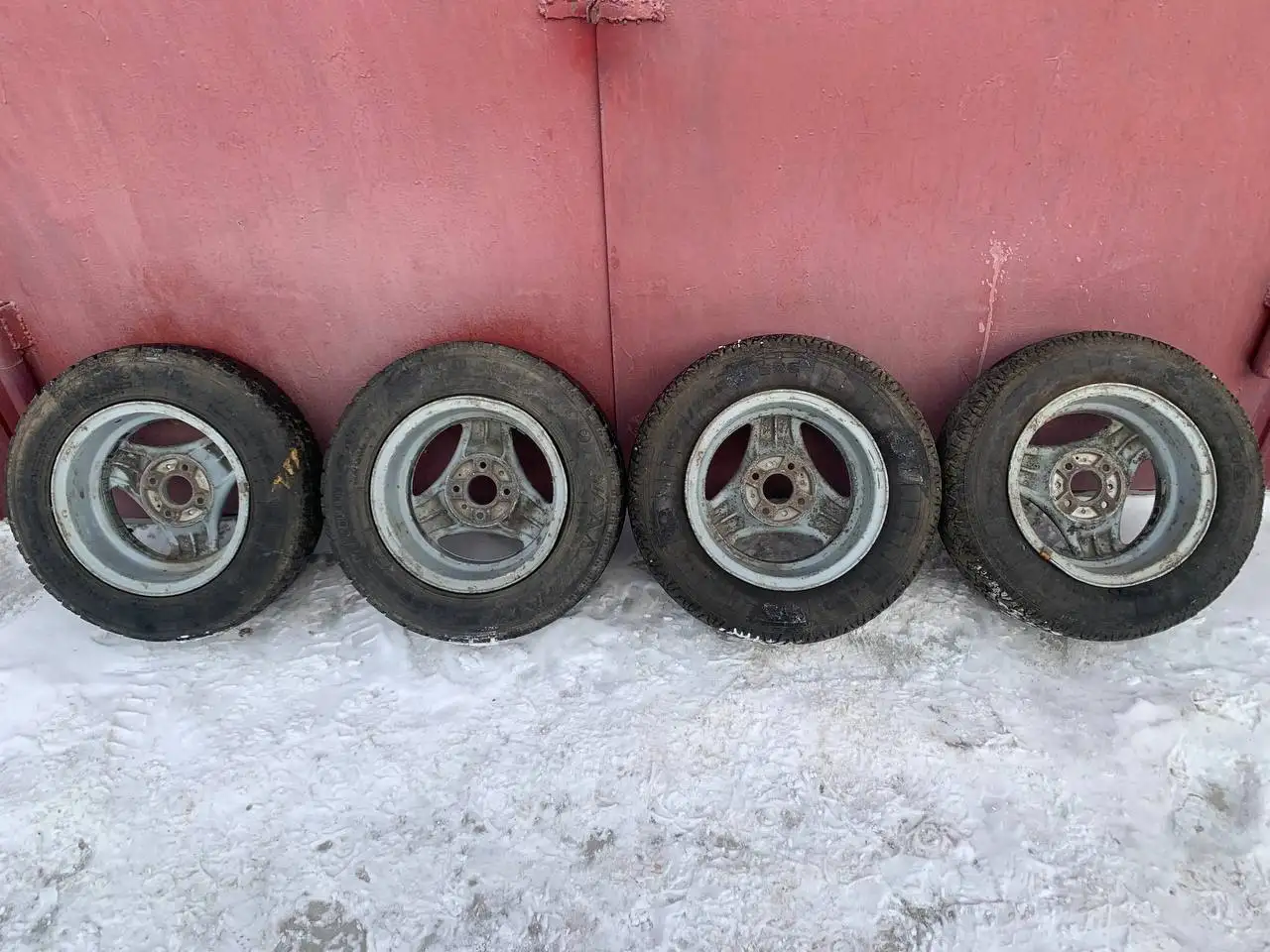 Диски на ВАЗ ELBA EB3150 (1996) с резиной - Диски и шины (Запчасти) в Иркутск