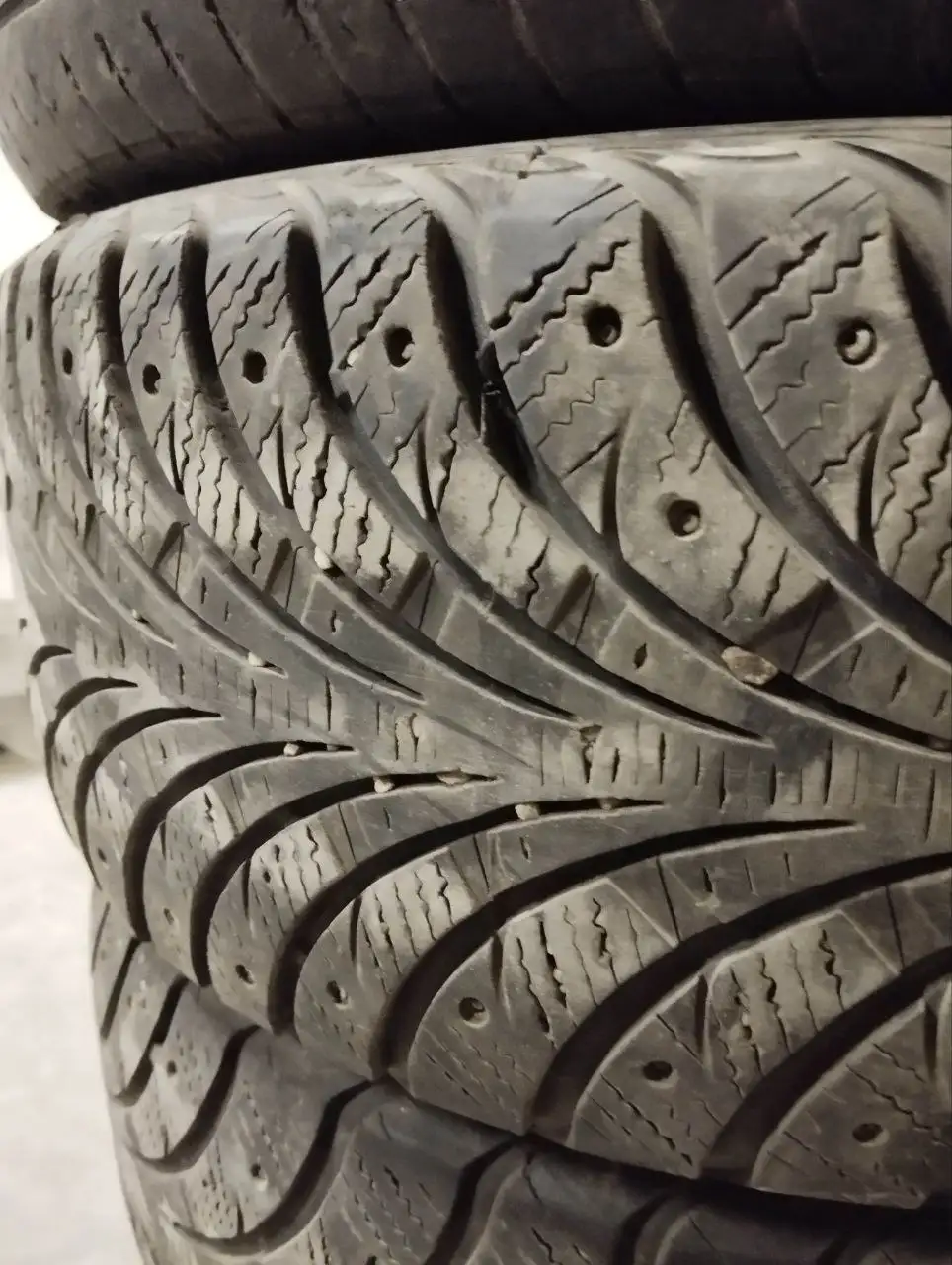 Продам шины 205/55/16 - Шины и диски (Авто) в Иркутск