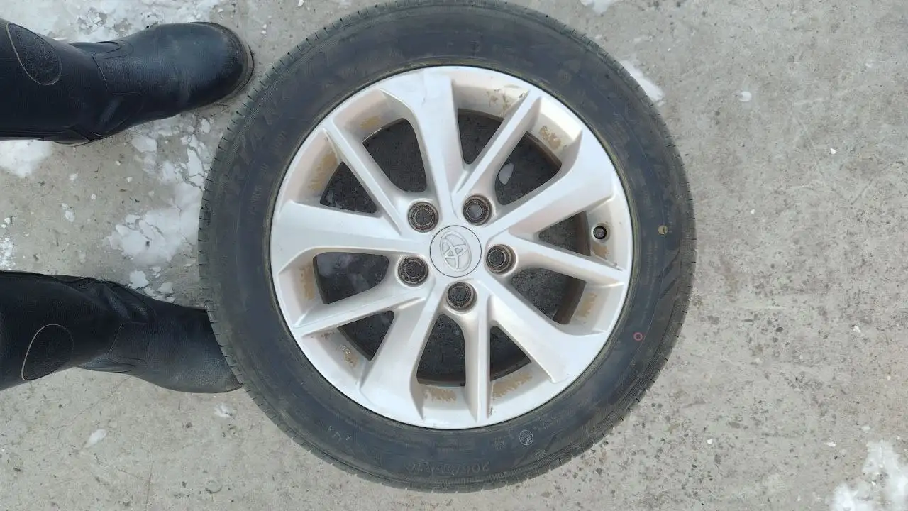 Продажа летних шин TRIANGLE 205/55R16 на литых дисках Toyota - Шины и диски (Авто) в Иркутск