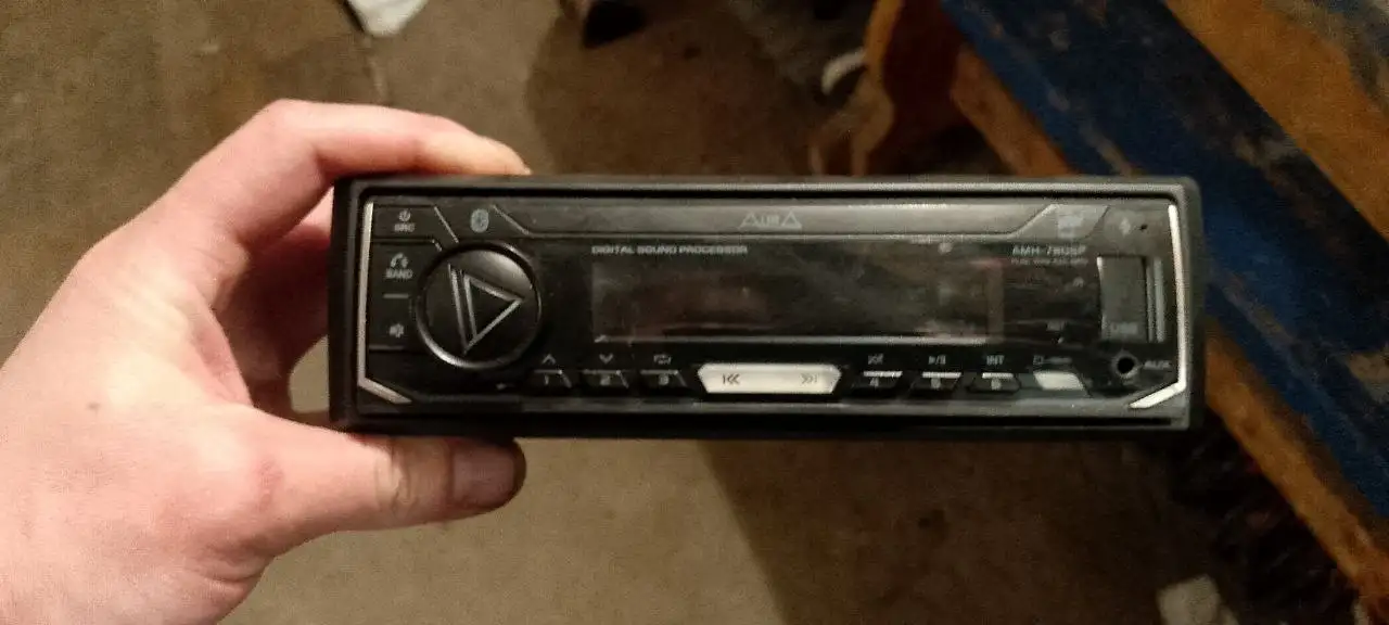 Продам сабвуфер с усилителем и магнитолой Аура - Аудиотехника (Электроника) в Ангарск