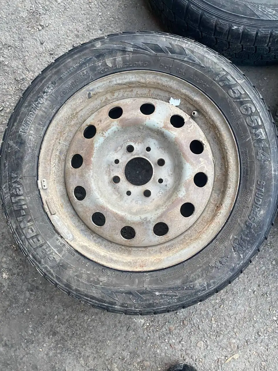 Продам штампы с резиной 4к торг быстрым - Шины и диски (Авто) в Иркутск