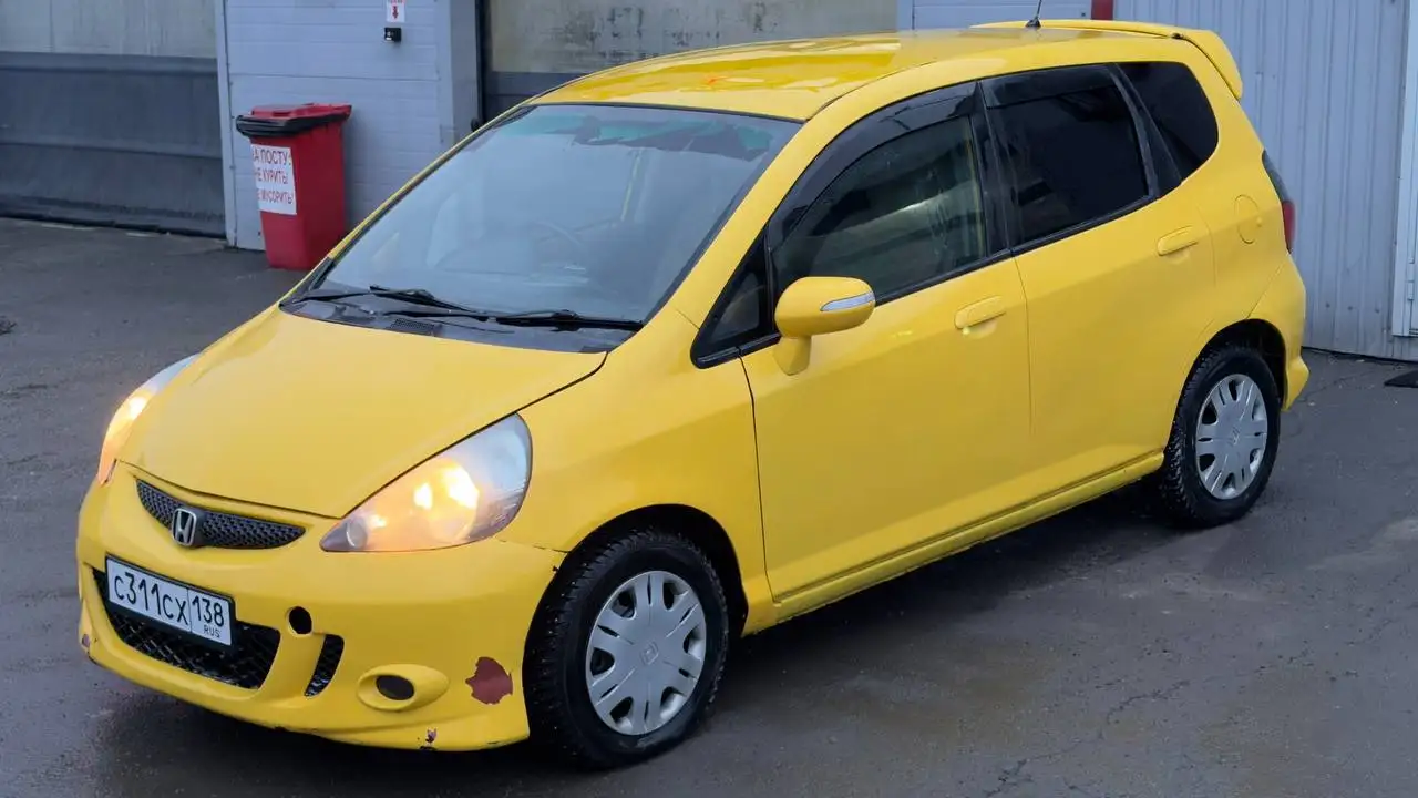 Продажа автомобиля Honda Fit 1.5 литра - Легковые автомобили (Авто) в Иркутск