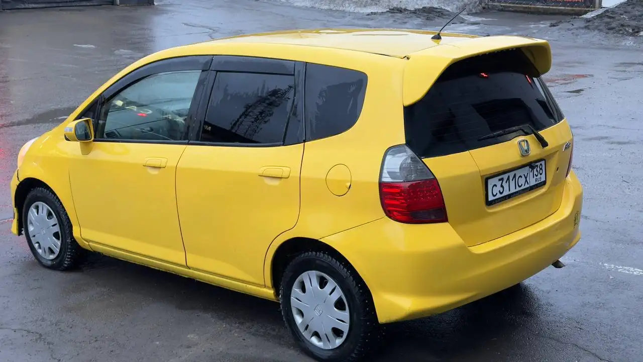 Продажа автомобиля Honda Fit 1.5 литра - Легковые автомобили (Авто) в Иркутск