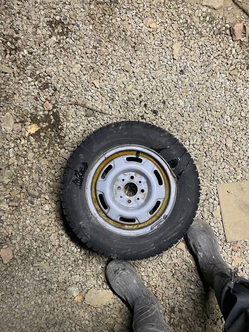 Продажа штампов R13 с резиной КАМА IRBIS - Запчасти (Авто) в Иркутск