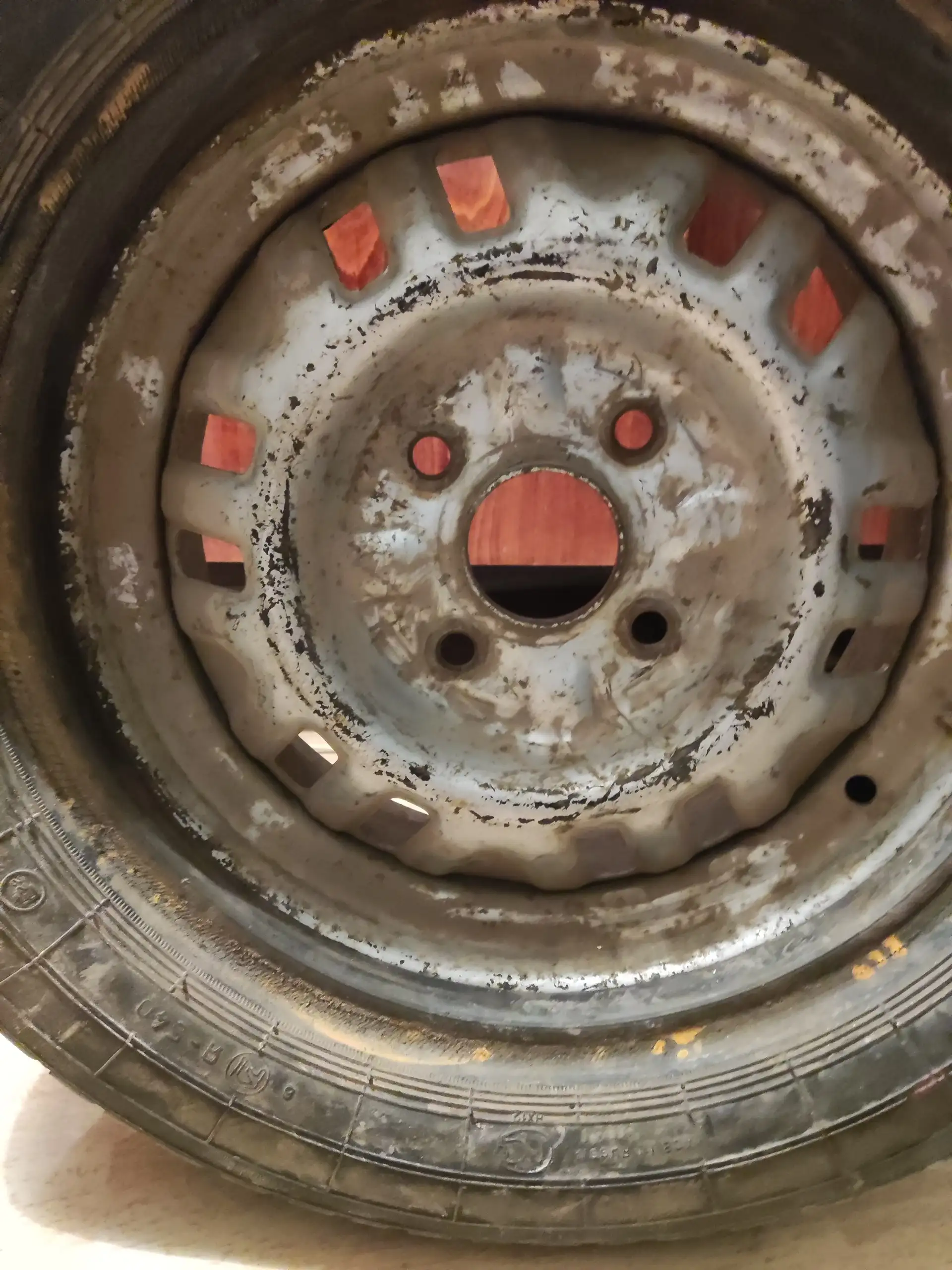 Штамп R14 с резиной - Запчасти (Авто) в Иркутск