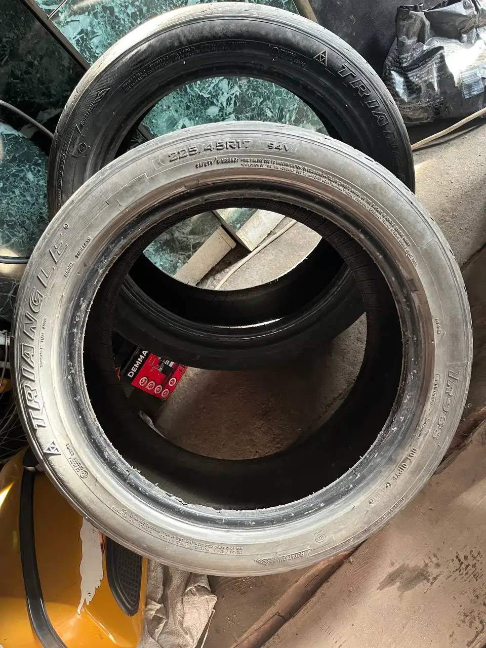 Продажа автомобильных баллонов R17 - Запчасти (Авто) в Усолье