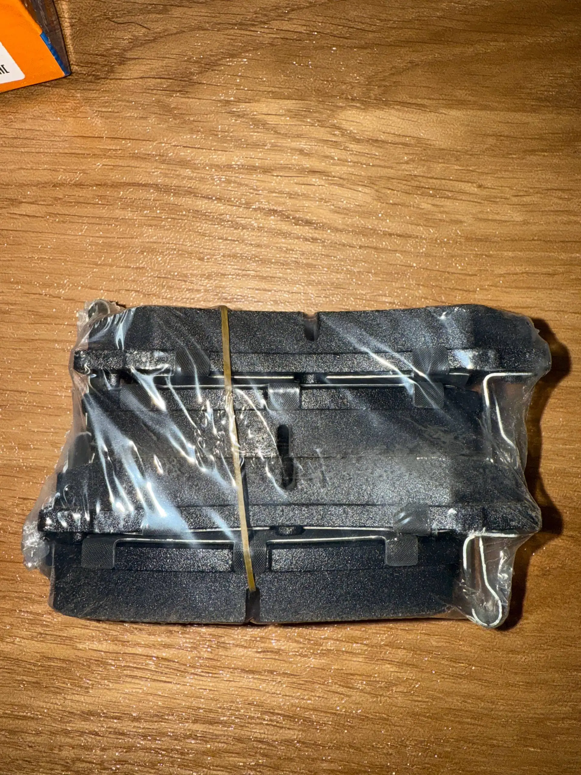 Тормозные колодки ST 04466 20080 новые - Тормозная система (Запчасти) в Иркутск