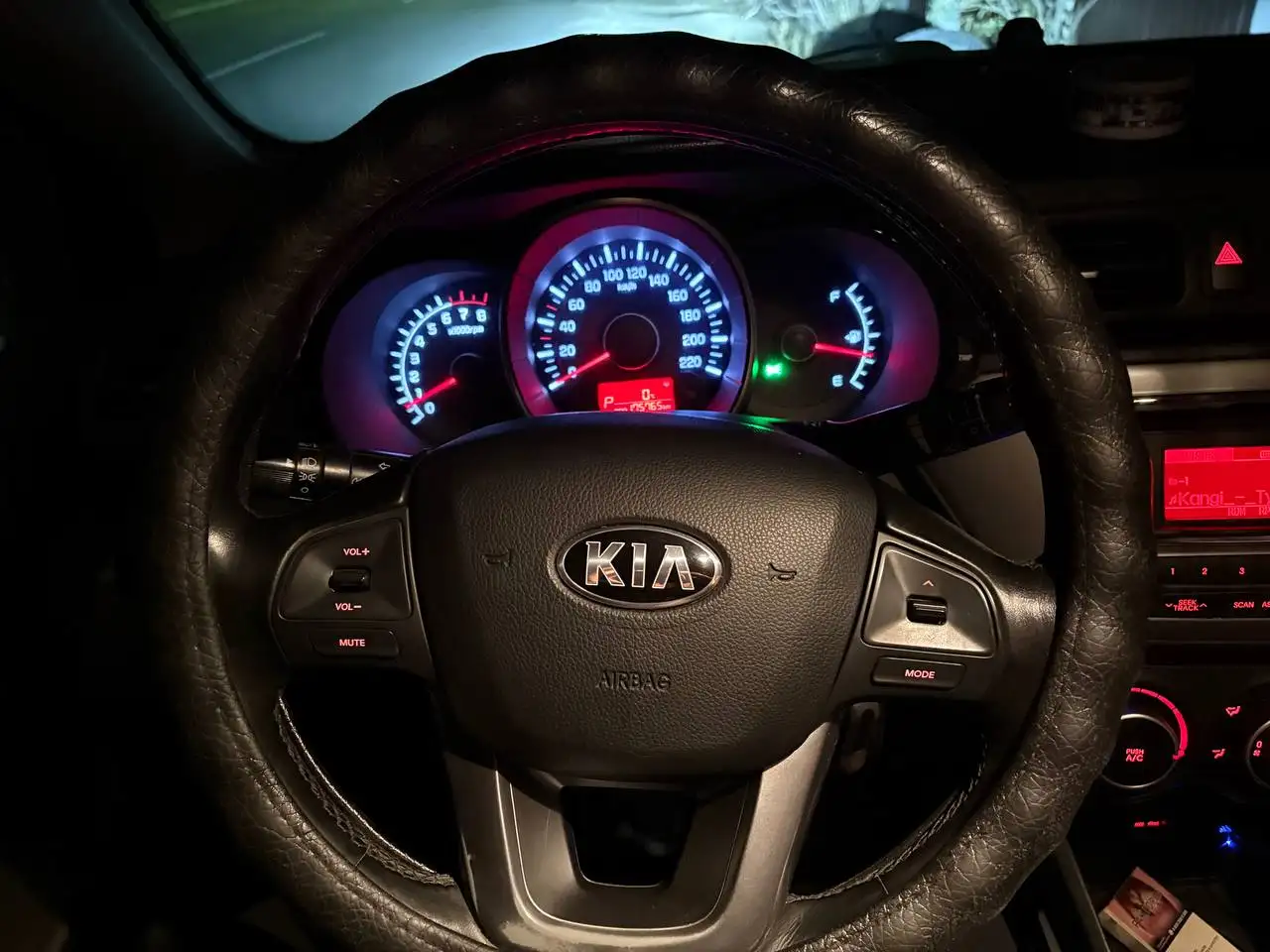 Продажа автомобиля 2015 года с двумя хозяевами - Авто в Иркутск