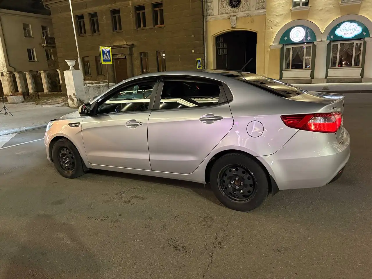 Продажа автомобиля 2015 года с двумя хозяевами - Авто в Иркутск