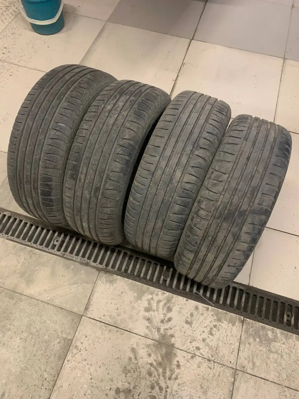 Продам 8 шин 195/60 R15 - Шины и диски (Запчасти) в Иркутск