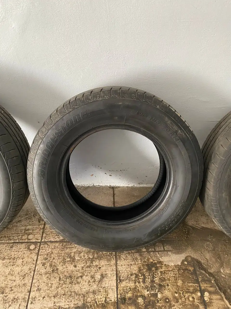 Лето бридж 185/70R14 с заплаткой и саморезом - Шины и диски (Запчасти) в Иркутск