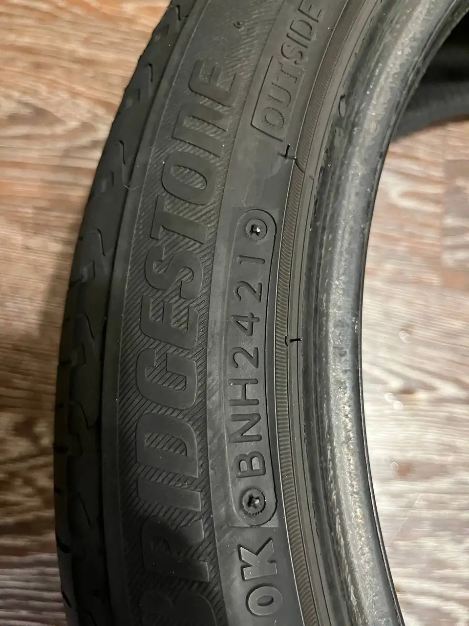 Шины Bridgestone REGNO gr-xii 215/45/17 - Шины и диски (Авто) в Иркутск