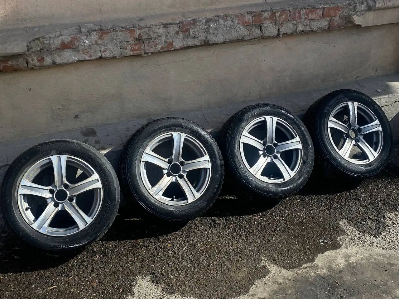 Продам литье с резиной 175/65 R14 - Шины и диски (Запчасти) в Иркутск