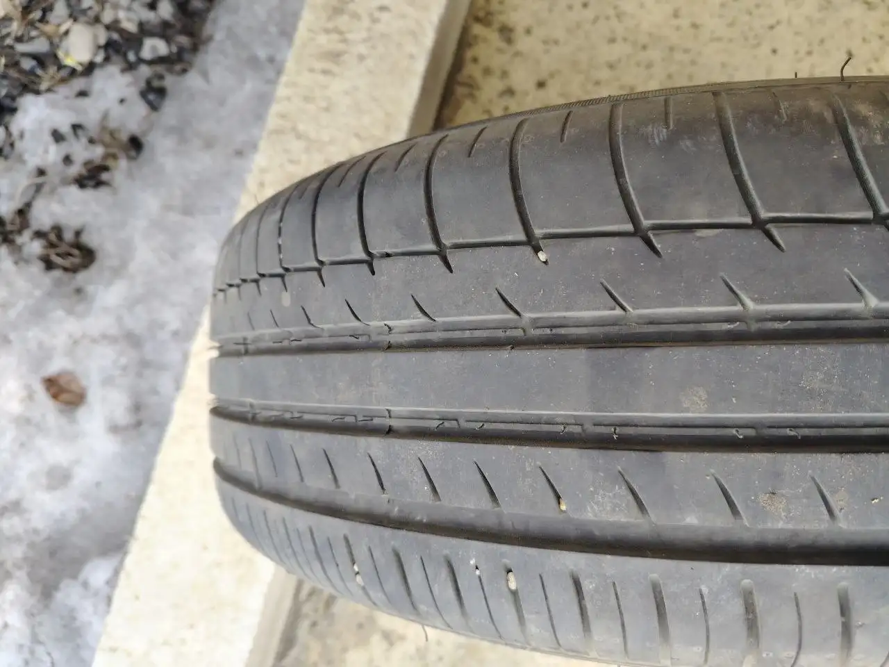 Продам комплект оригинальных дисков ТОЙОТА с шинами TRIANGLE - Запчасти (Авто) в Иркутск