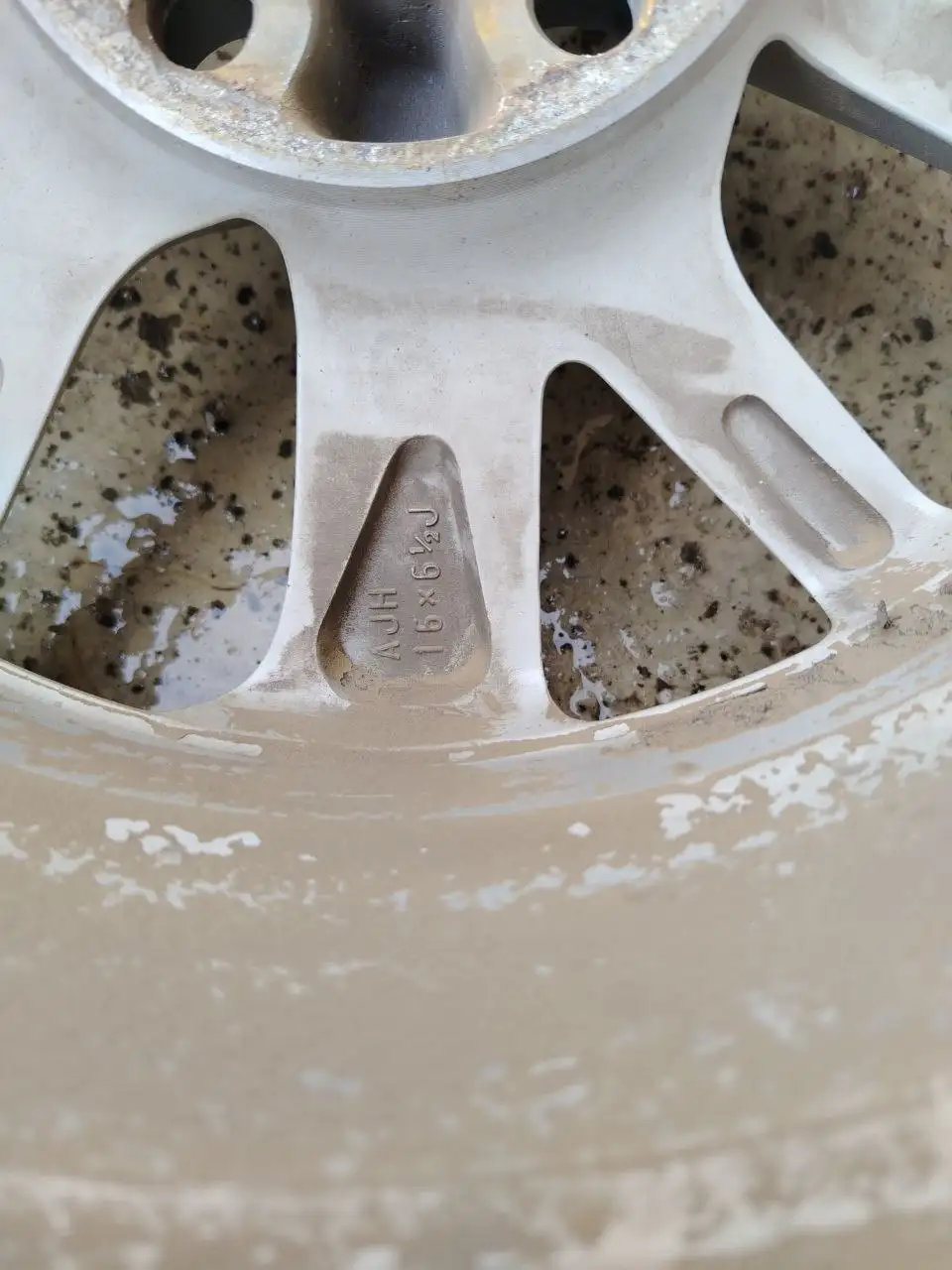 Продам комплект оригинальных дисков ТОЙОТА с шинами TRIANGLE - Запчасти (Авто) в Иркутск