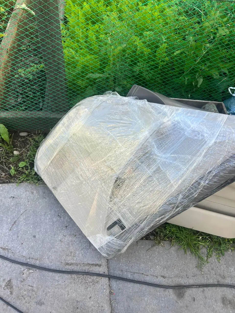 Дверные карты на Ford Fielder 2002 года - Кузовные детали (Запчасти) в Иркутск