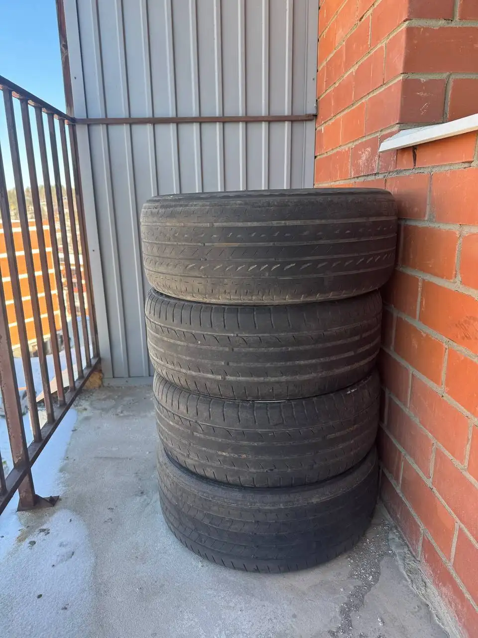 Автомобильные шины 225/45 R18 - Шины и диски (Запчасти) в Иркутск