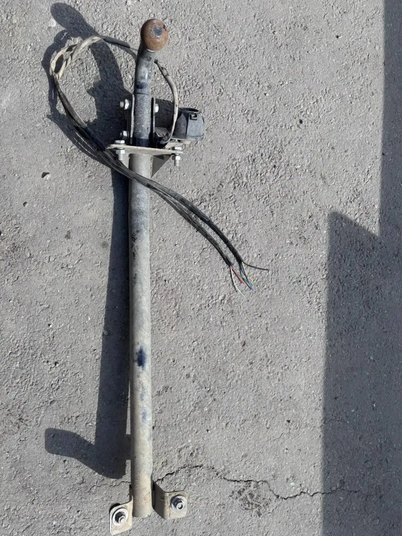 Фаркоп на классику с комплектом для установки - Запчасти в Иркутск