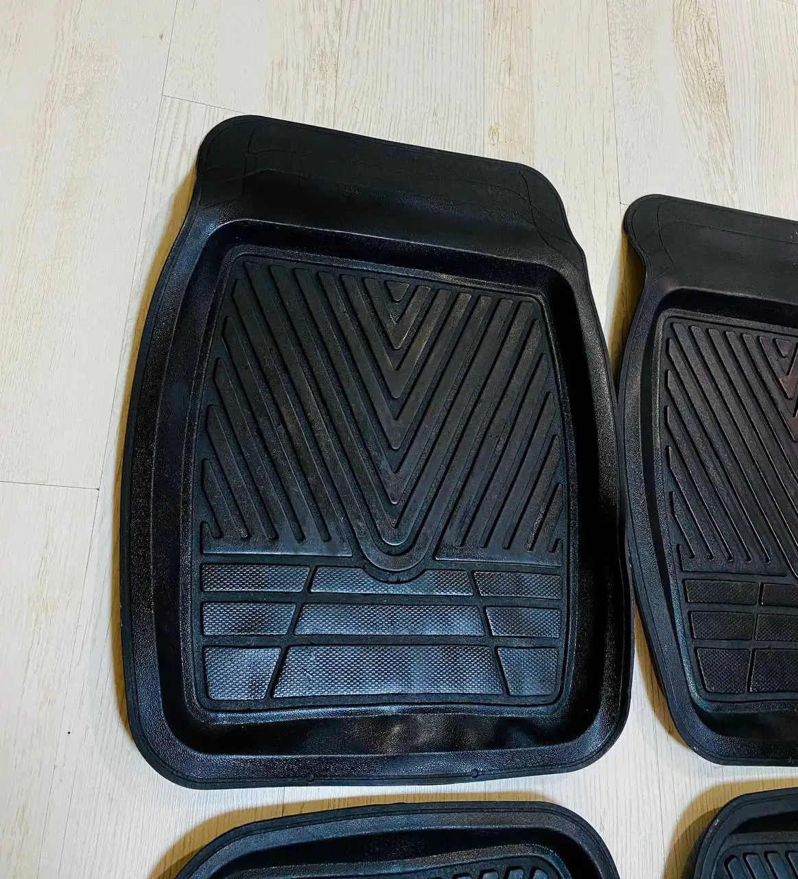 Продам коврики с бортами универсальные - Аксессуары (Авто) в Иркутск