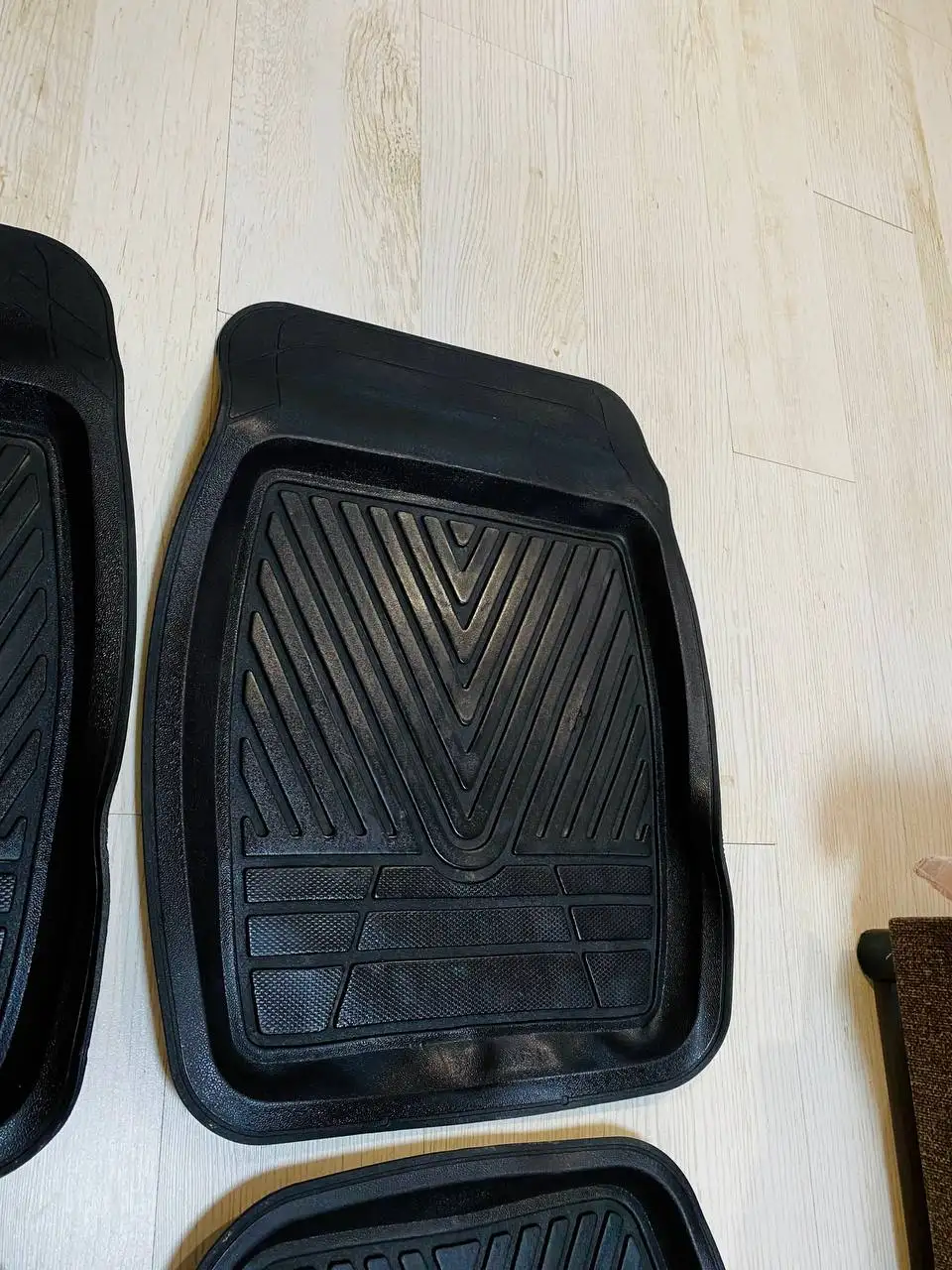 Продам коврики с бортами универсальные - Аксессуары (Авто) в Иркутск