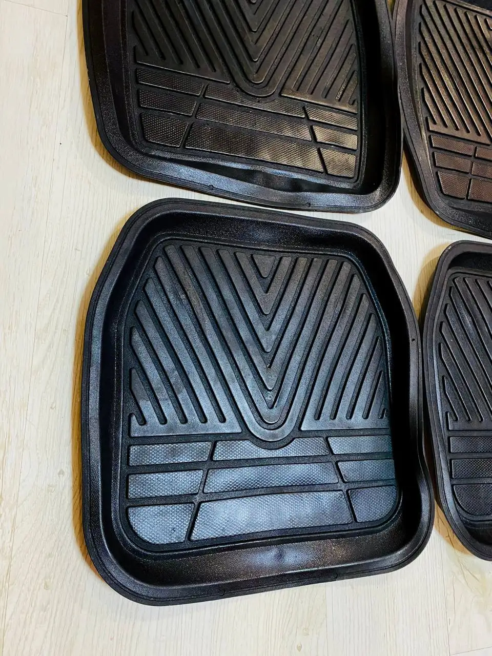 Продам коврики с бортами универсальные - Аксессуары (Авто) в Иркутск