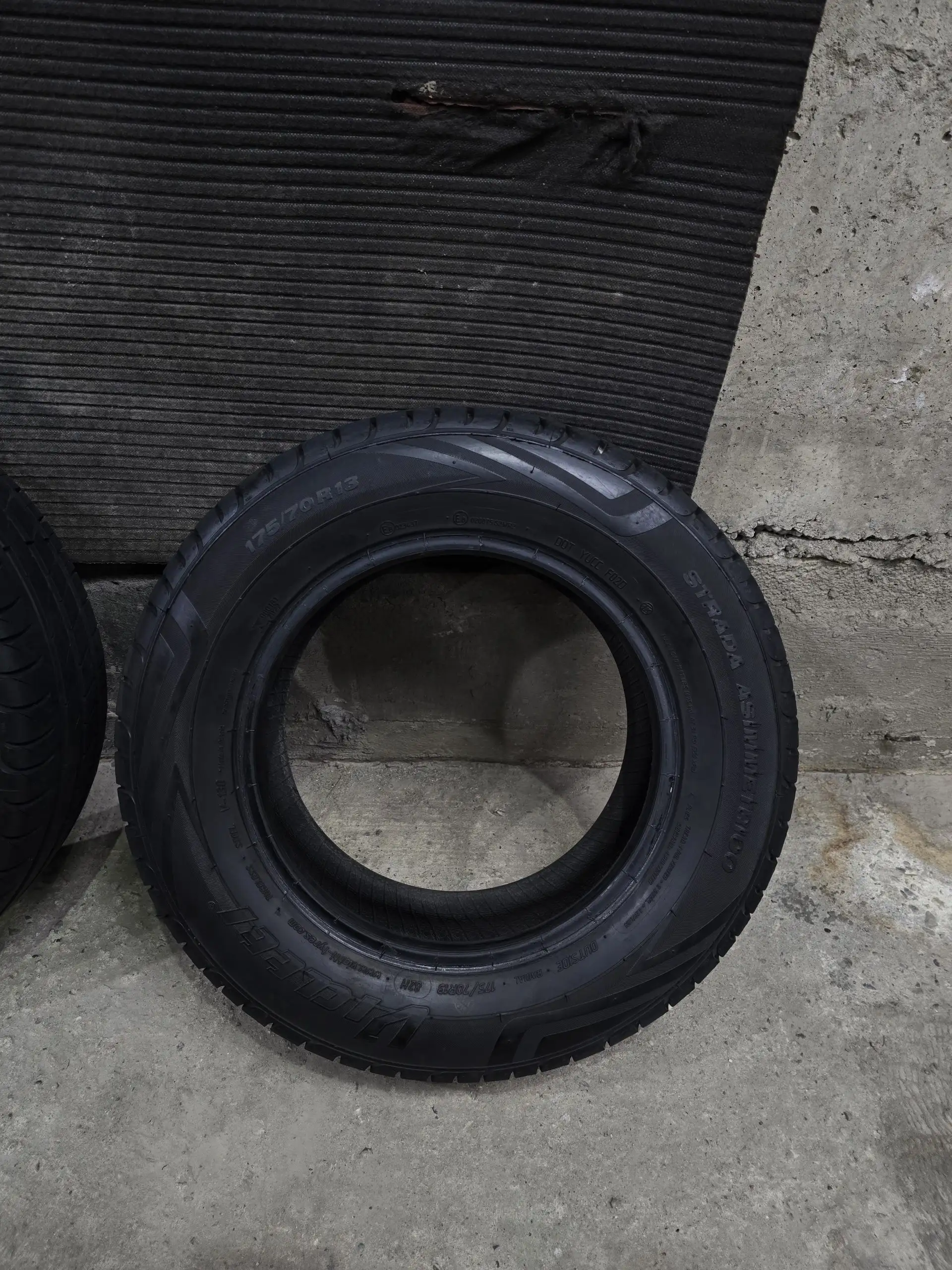 Продам летние шины Viatti 175/70 R13 - Шины и диски (Авто) в Иркутск