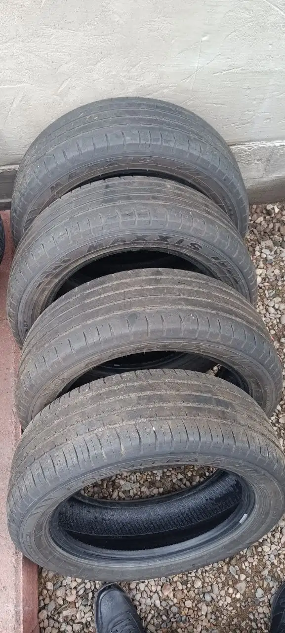 Продажа автомобильных шин разных размеров и брендов - Шины и диски (Авто) в Иркутск