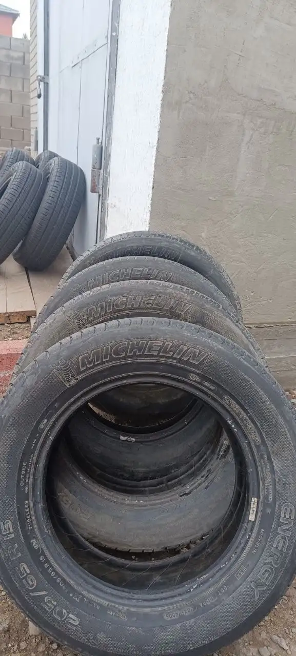 Продажа автомобильных шин разных размеров и брендов - Шины и диски (Авто) в Иркутск