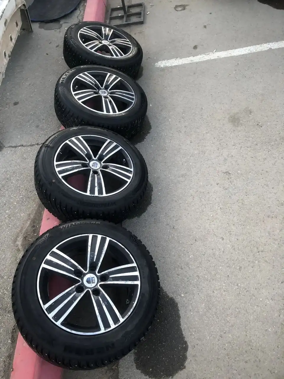 Продажа зимних шин Nexen 205/60/16 с шипами - Шины и диски (Авто) в Иркутск