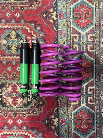 Амортизаторы и пружины на ВАЗ классику - Двигатели и компоненты в Иркутск