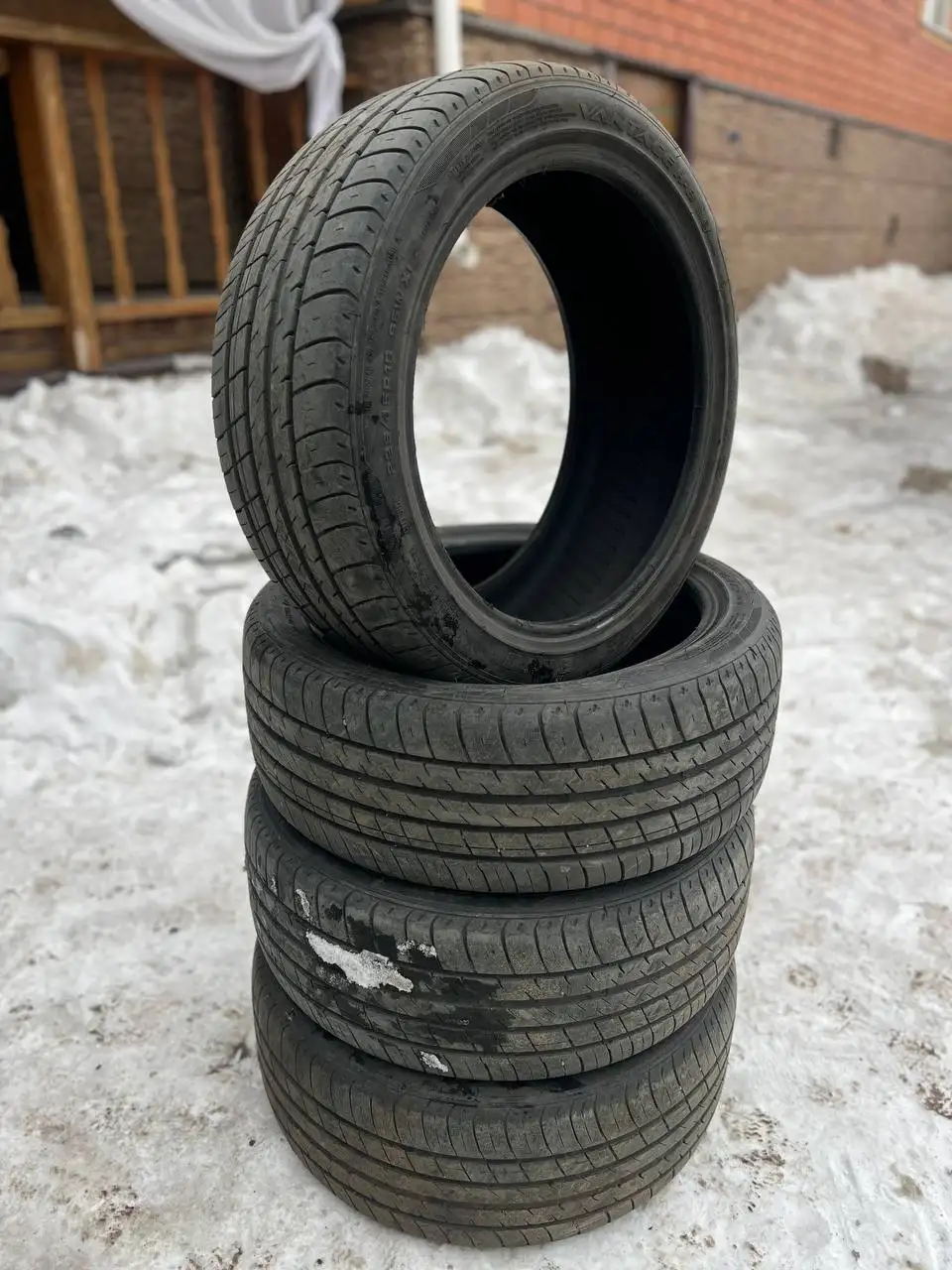 Комплект летних шин 225/45/18 - Шины и диски (Авто) в Иркутск