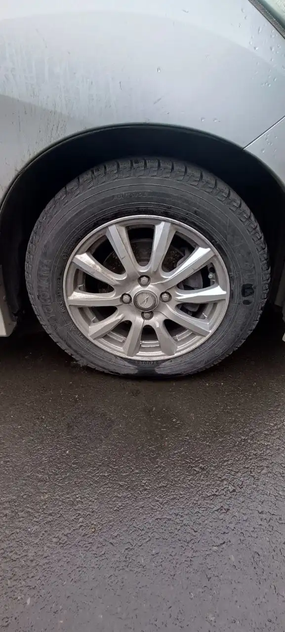 Продам комплект колес Yokohama 185/65R15 20 года - Запчасти (Авто) в Иркутск