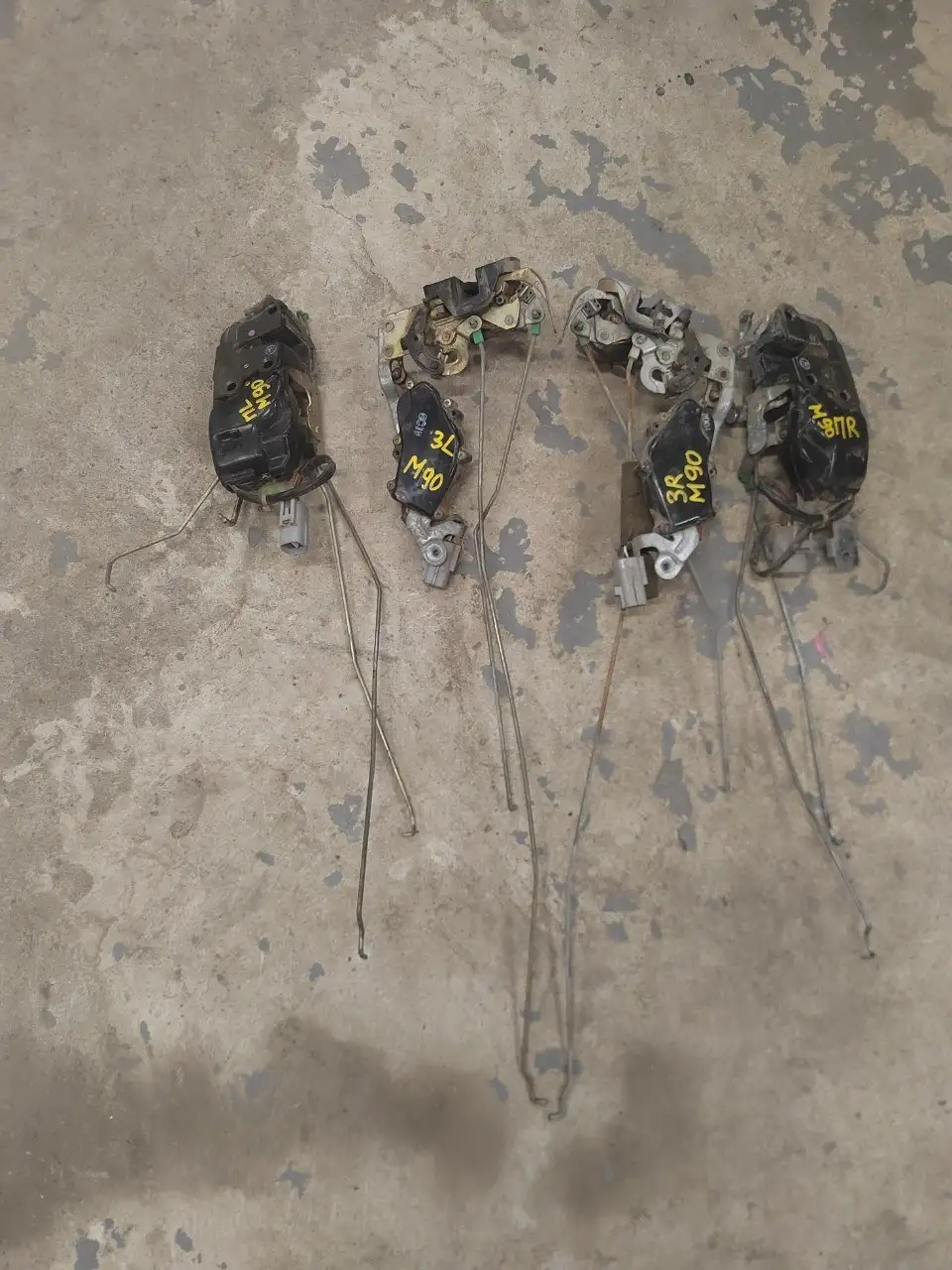 Продажа запчастей для автомобиля - Запчасти в Иркутск