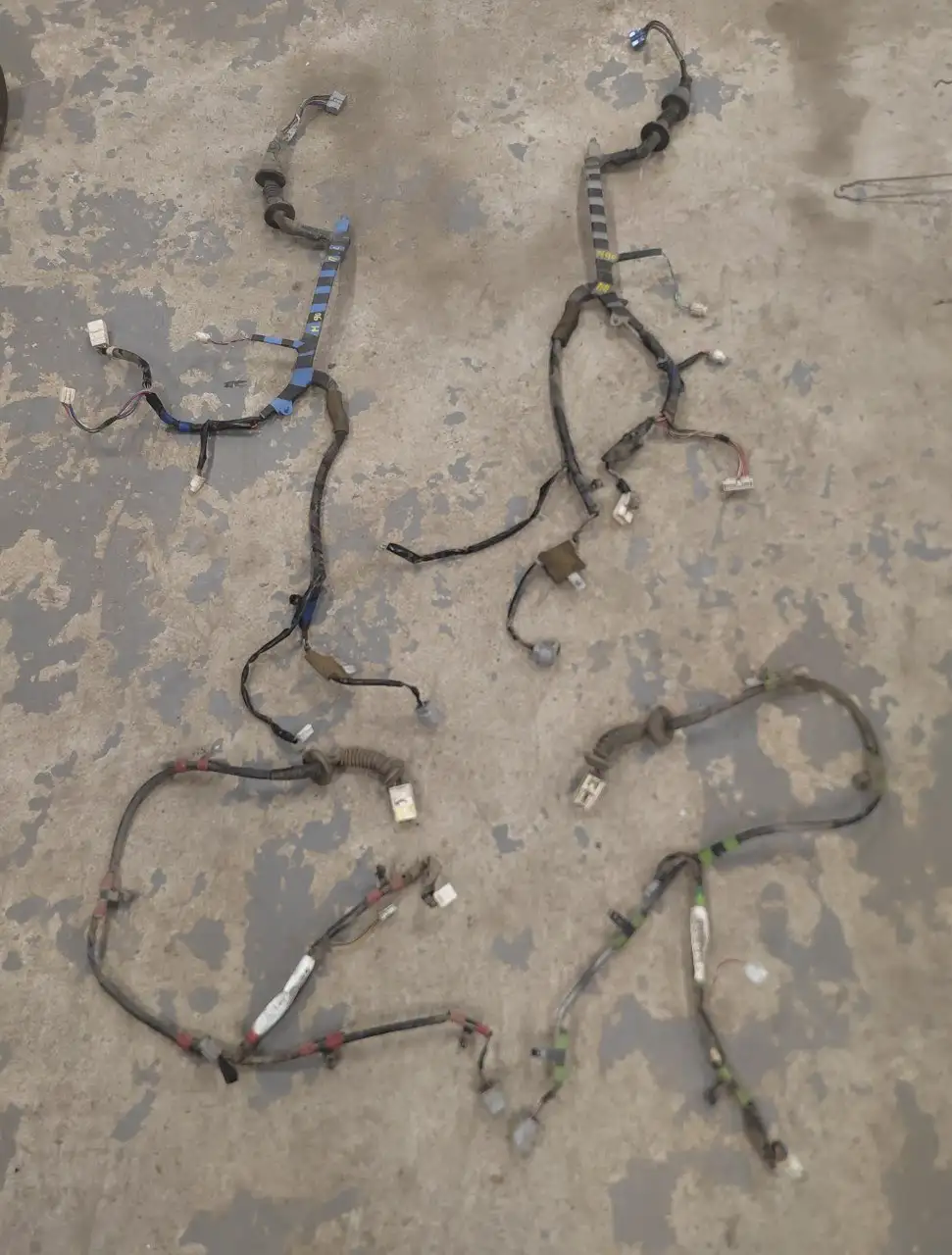 Продажа запчастей для автомобиля - Запчасти в Иркутск