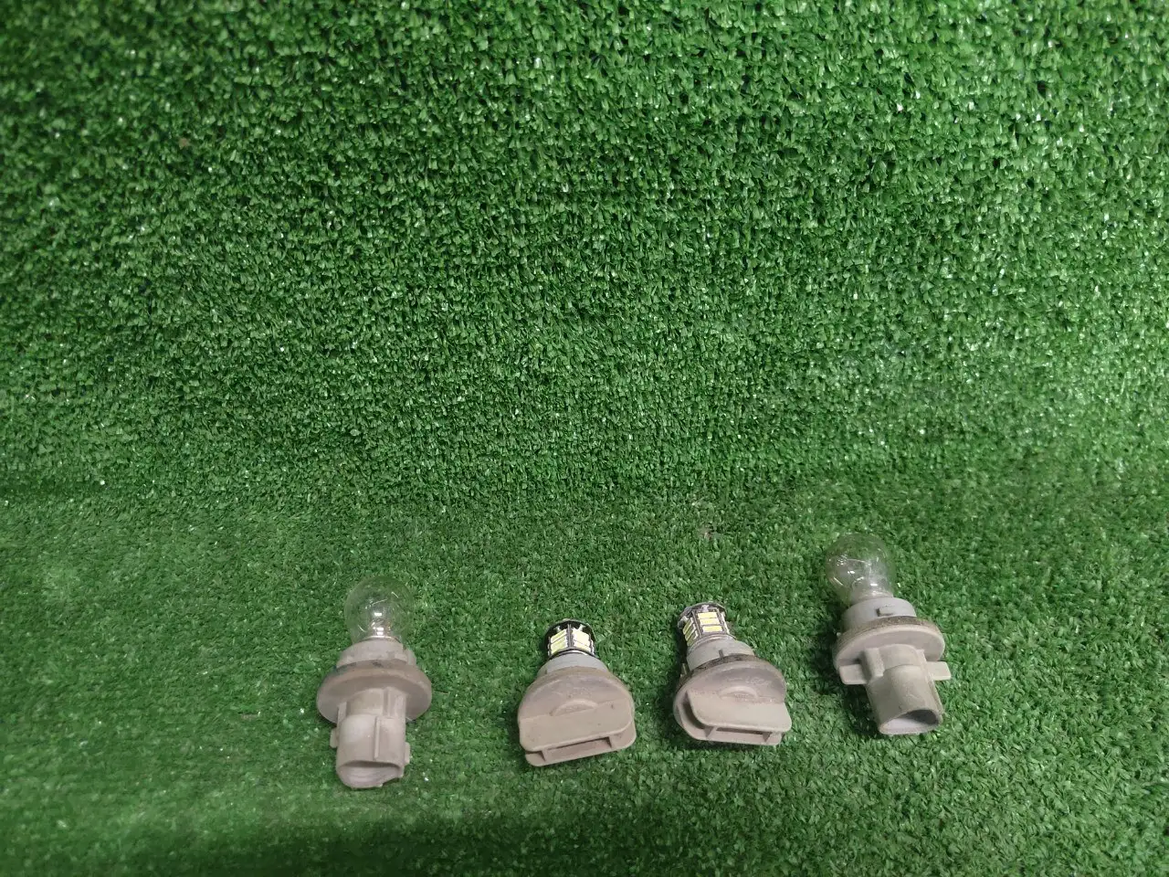 Продажа запчастей для автомобиля - Запчасти в Иркутск