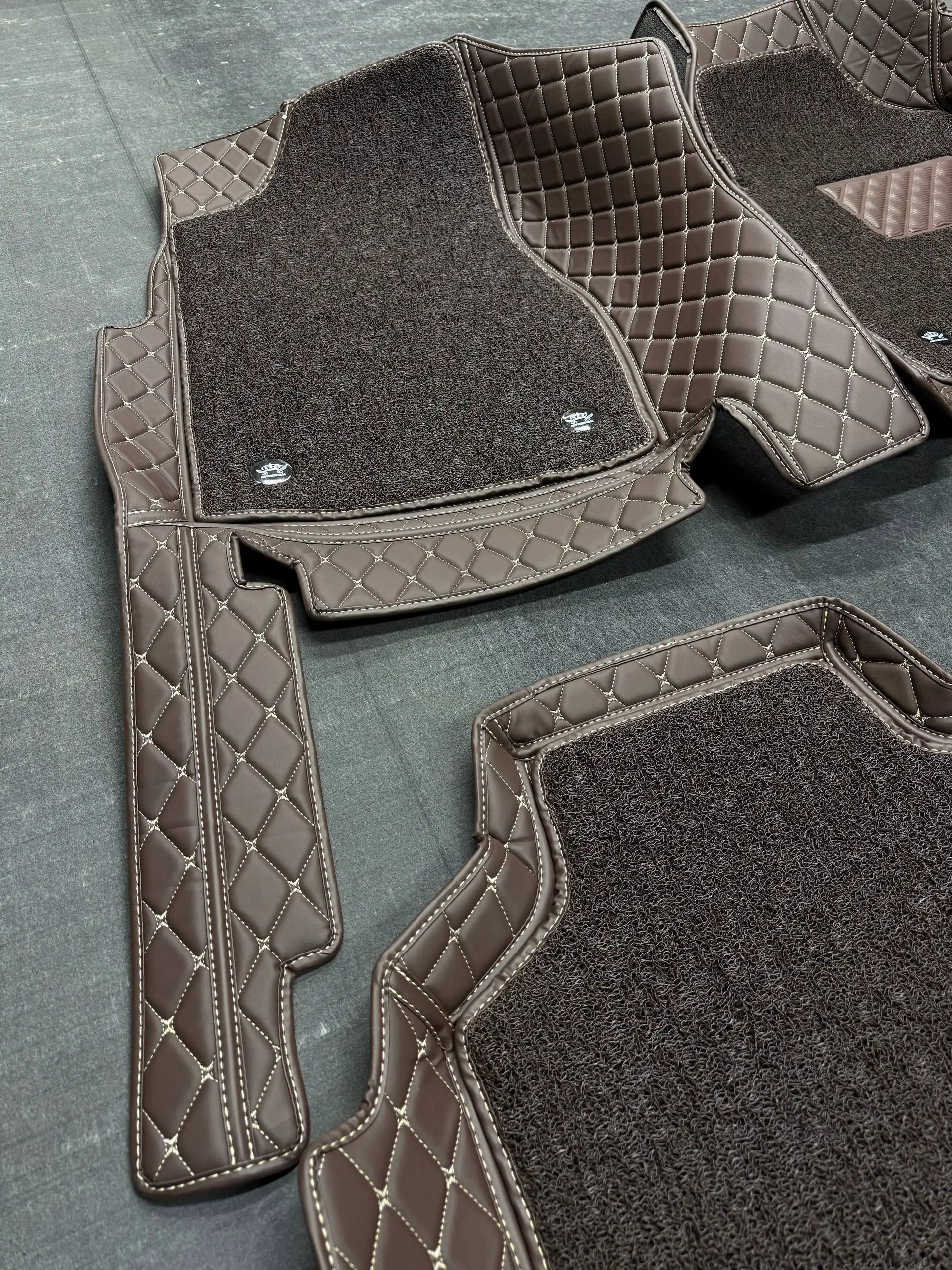 Продам новый комплект 3D ковров на Toyota Camry 30 правый руль - Автоаксессуары (Запчасти) в Иркутск