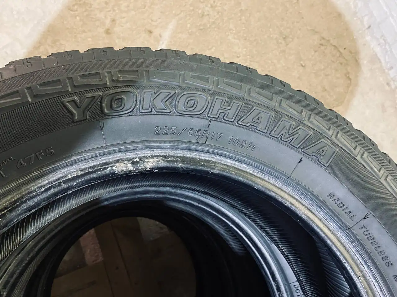 Продам летнюю резину YOKOHAMA 225/65/17 - Шины и диски (Авто) в Иркутск