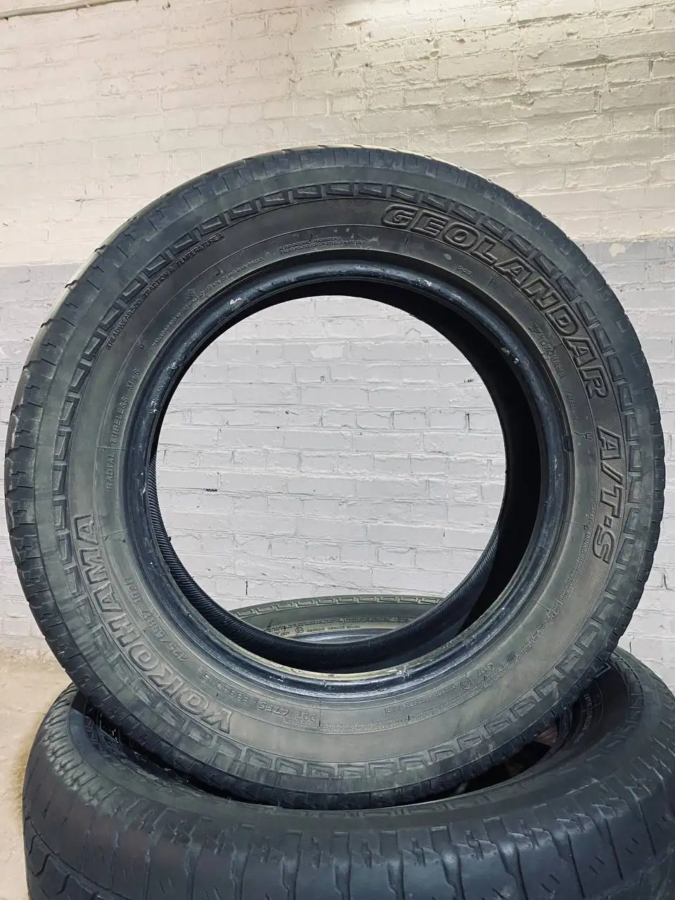 Продам летнюю резину YOKOHAMA 225/65/17 - Шины и диски (Авто) в Иркутск